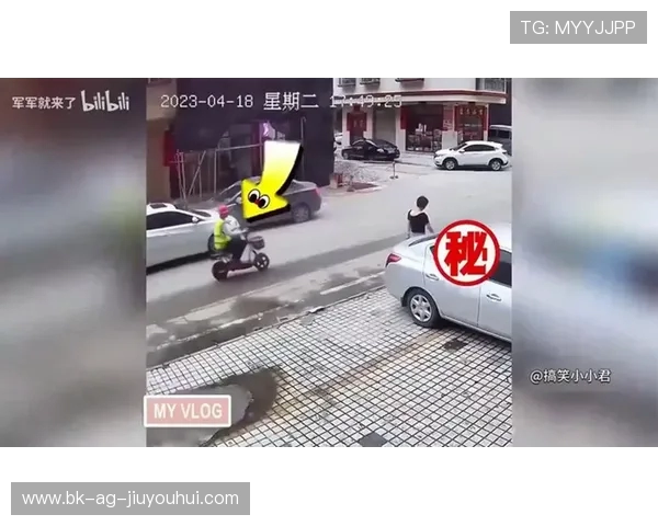 因踩到足球滑铲引发场上意外摔倒惊险瞬间全程回顾精彩细节深度解析